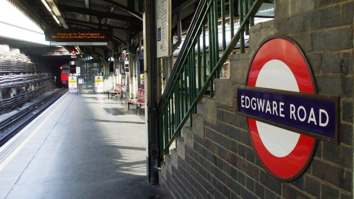 A roundel on the platform at Edgware Road