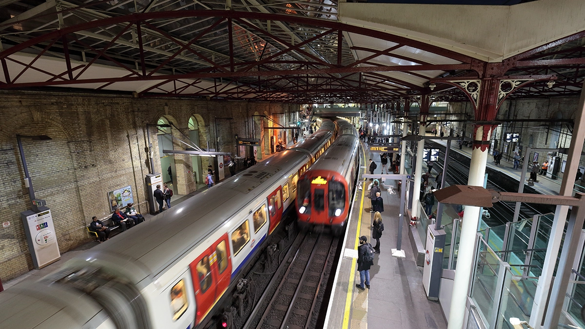 An aerial view of the platforms at Farringdon tube station