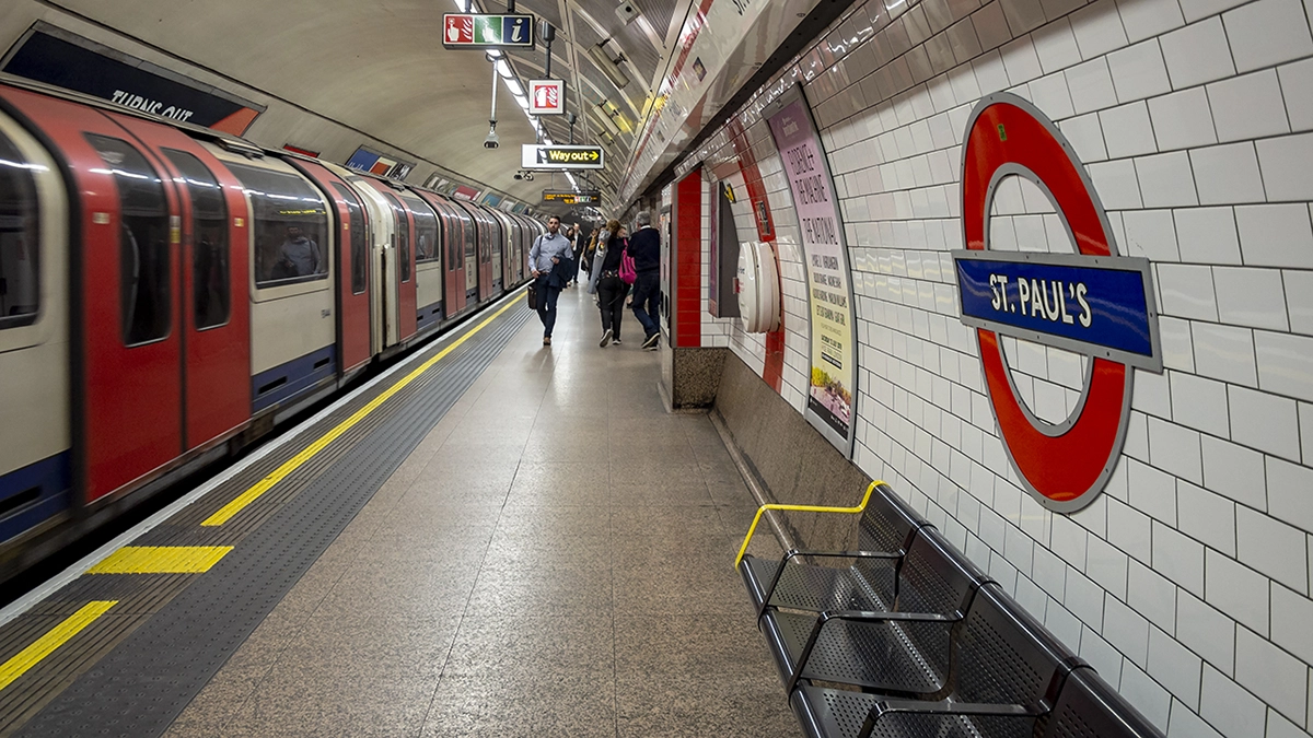 Roundel on the platform of St. Paul's underground station