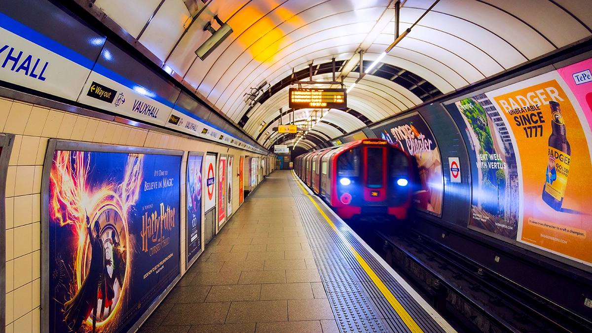 A Victoria line platform at Vauxhall underground station