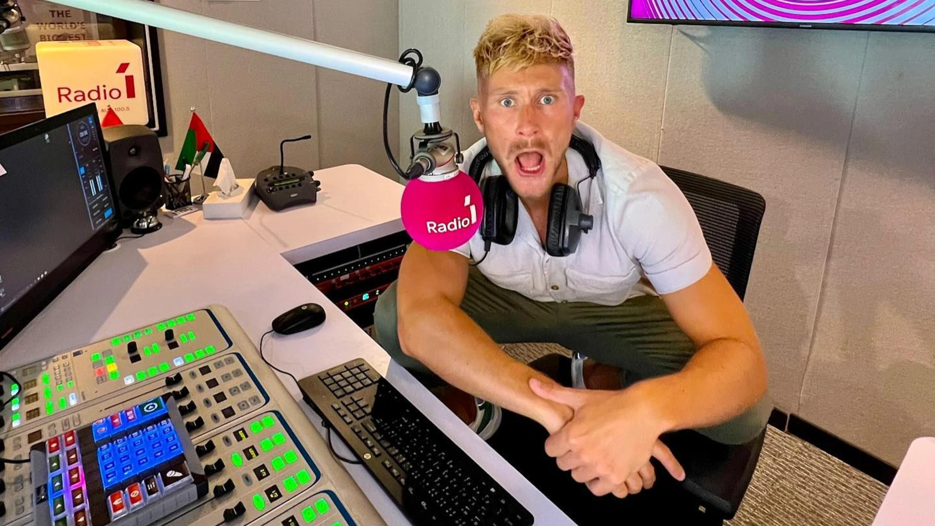 Radio Advertising in Dubai - Advertise OOH with Dubai Advertising